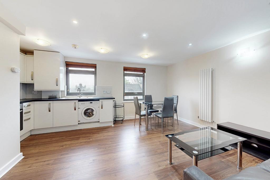 Green Lane, Ilford IG1 2 bed flat £1,600 pcm (£369 pw)