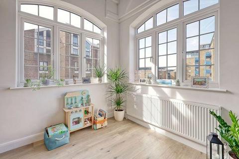 2 bedroom apartment for sale, St Georges Sq Limehouse Narrow Street E14