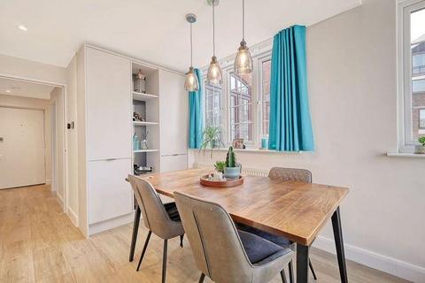 2 bedroom apartment for sale, St Georges Sq Limehouse Narrow Street E14