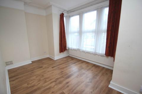 1 bedroom flat for sale, Genesta Road, Westcliff On Sea