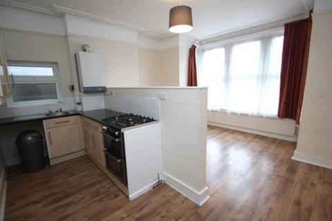 1 bedroom flat for sale, Genesta Road, Westcliff On Sea