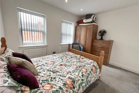 1 bedroom in a house share to rent, Hummer Road, Egham, Surrey, TW20