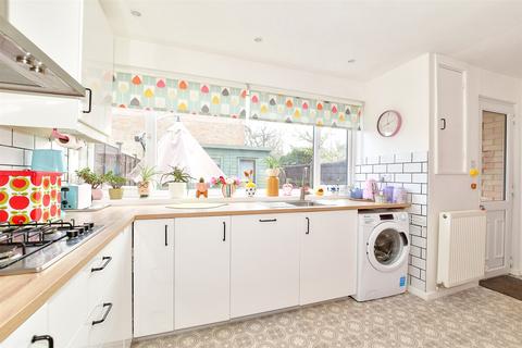 28 Bishops Square, Cranleigh, GU6 7ER