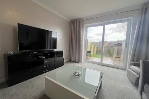 2 bedroom townhouse for sale, Old Oaks View, Barnsley, S70 3RN