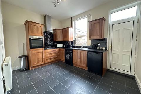 137 Birch Lane, Dukinfield, SK16 5AP