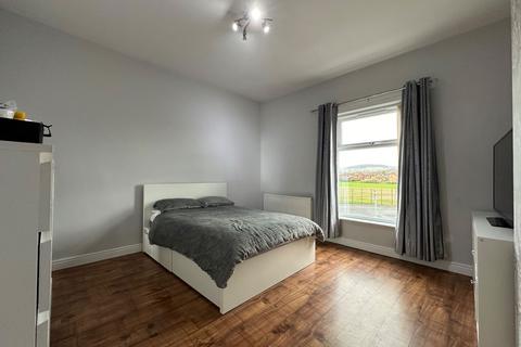 137 Birch Lane, Dukinfield, SK16 5AP