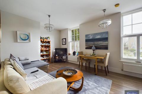 33 Martin Drive, Stone, Dartford, DA2 6BF