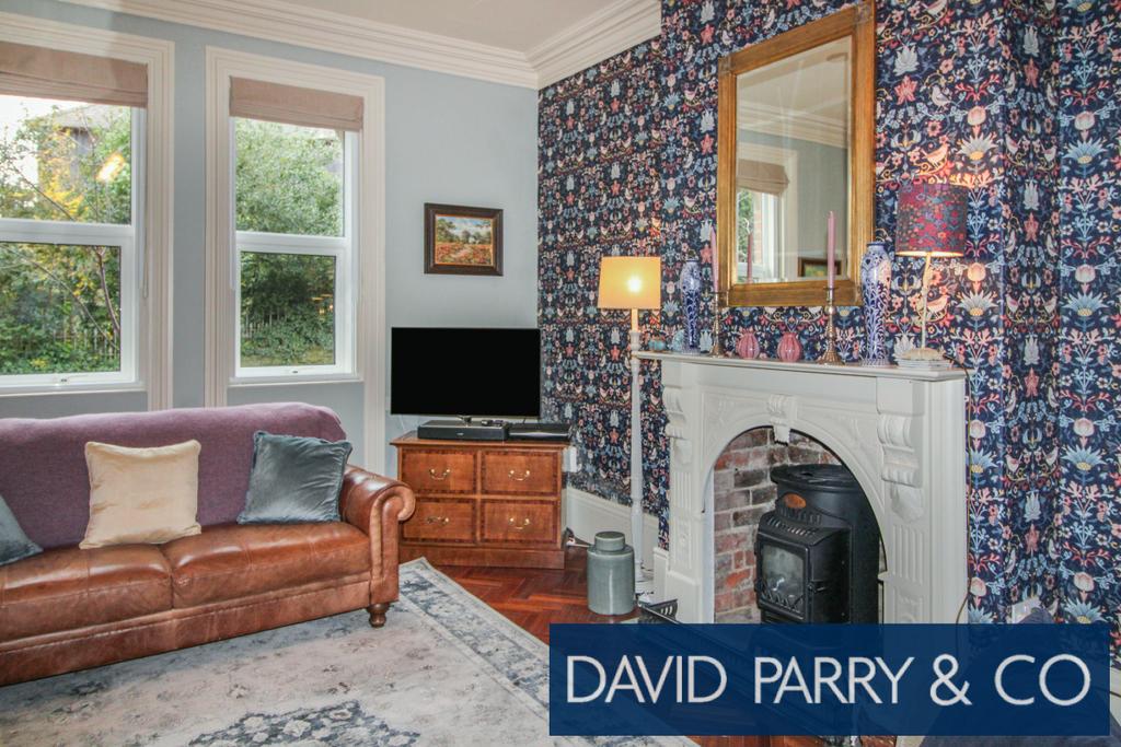 Detached 3 Bedroom Victorian House