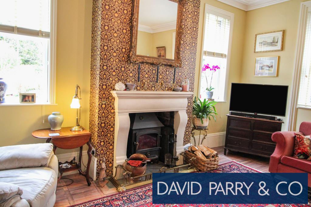 Detached 3 Bedroom Victorian House