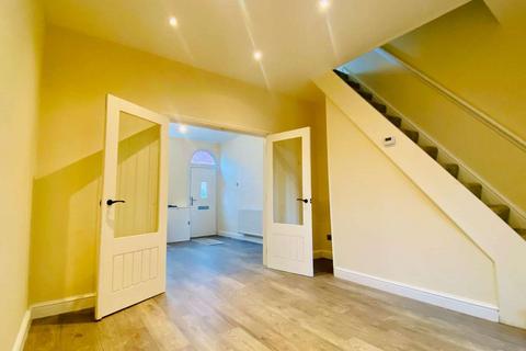 2 bedroom terraced house to rent, Garden Street, Eccles, Manchester