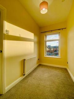 2 bedroom terraced house to rent, Garden Street, Eccles, Manchester