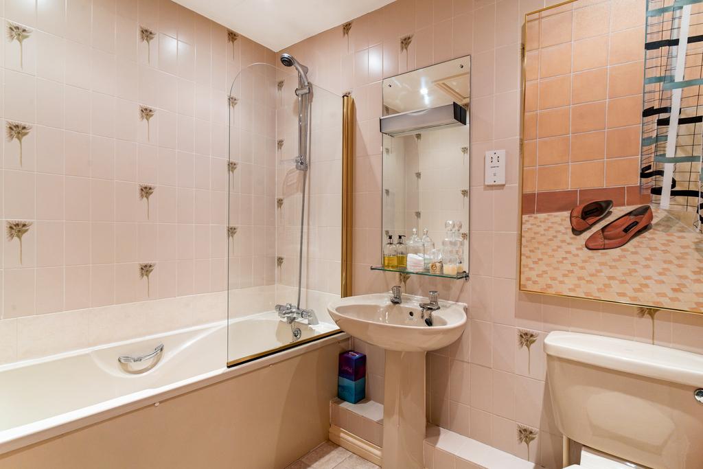 7 Sherborne House, Sherborne, GL54 3 DZ, for...