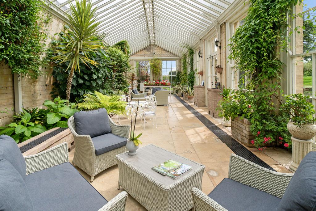 7 Sherborne House, Sherborne, GL54 3 DZ, for...