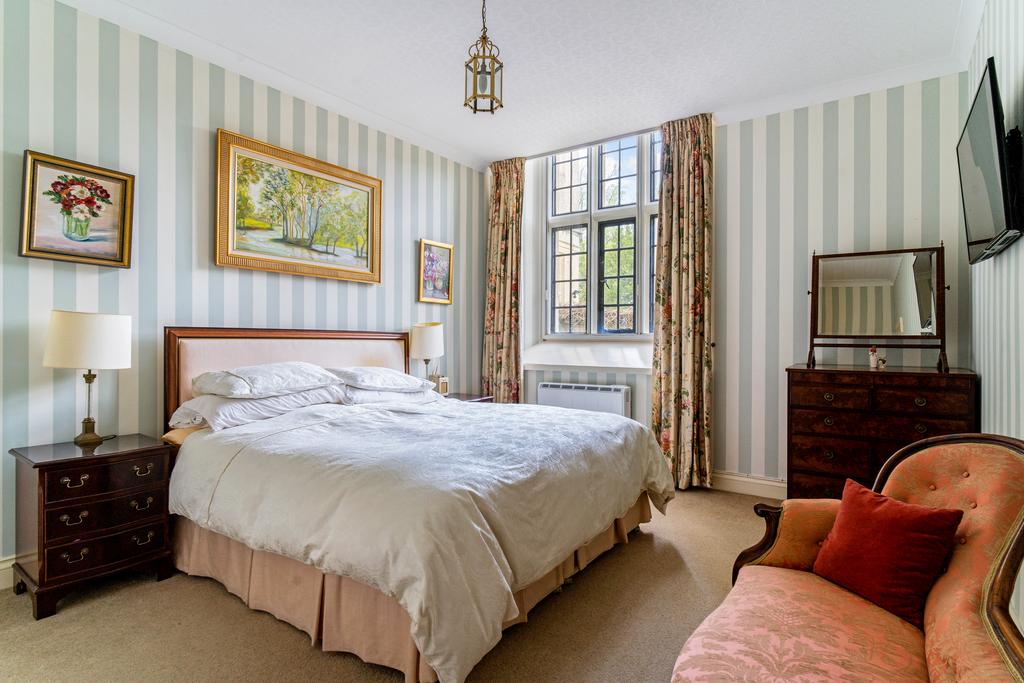 7 Sherborne House, Sherborne, GL54 3 DZ, for...