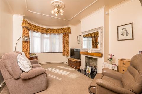 2 bedroom bungalow for sale, North Avenue, Southend-on-Sea, Essex, SS2