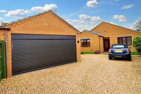 4 bedroom detached bungalow to rent, The Fold, Whittlesey PE7