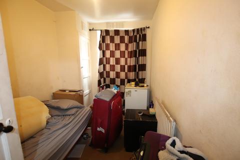 2 bedroom maisonette for sale, Bliss Crescent, London SE13