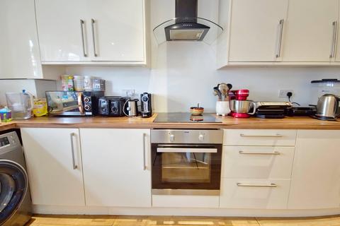 4 bedroom terraced house to rent, Gorseway, Romford, RM7