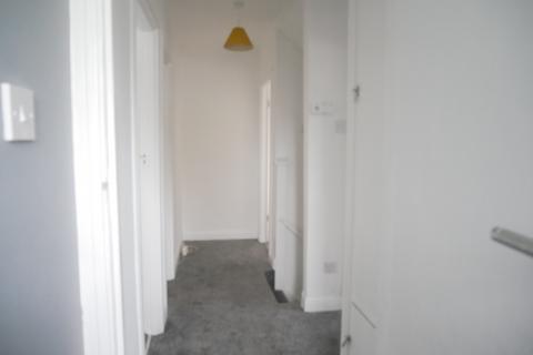 2 bedroom flat for sale, Grove Crescent, Surbiton, KT1 2DF