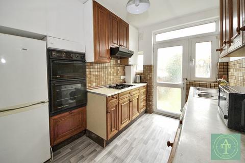 2 bedroom maisonette for sale, Orchid Road, London, N14