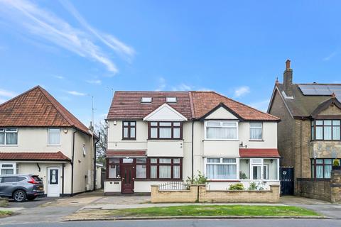 4 bedroom semi-detached house to rent, Petts Hill, Northolt, UB5