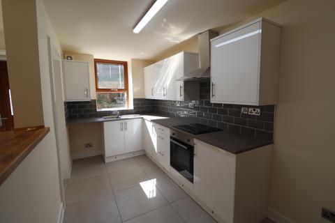 3 bedroom terraced house to rent, 35 Hall Fold, Whitworth, Rochdale