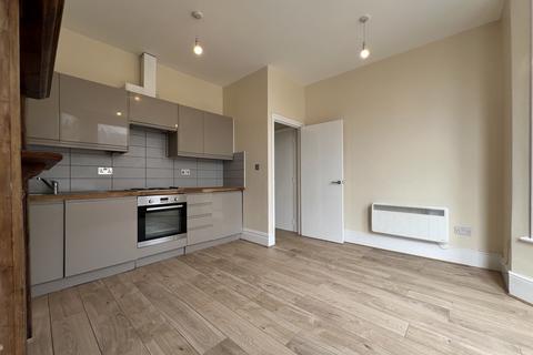 2 bedroom flat to rent, Beechfield Road, Catford, SE6