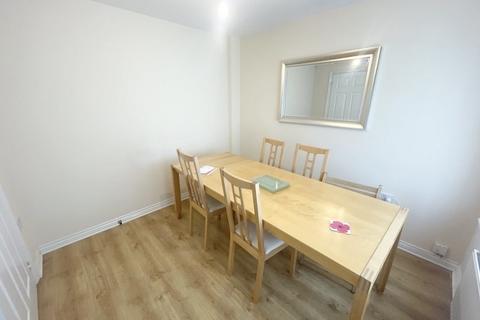 25 Grangeover Way, Derby, DE22 3QD