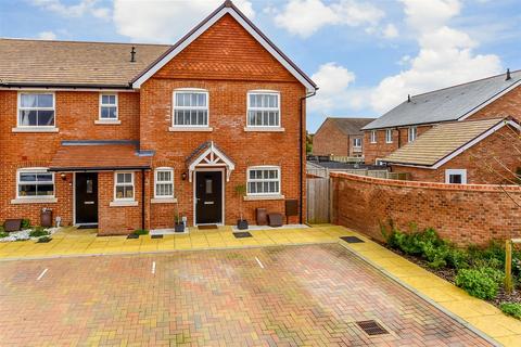3 bedroom end of terrace house for sale - Alfrey Close, Southbourne, Hampshire