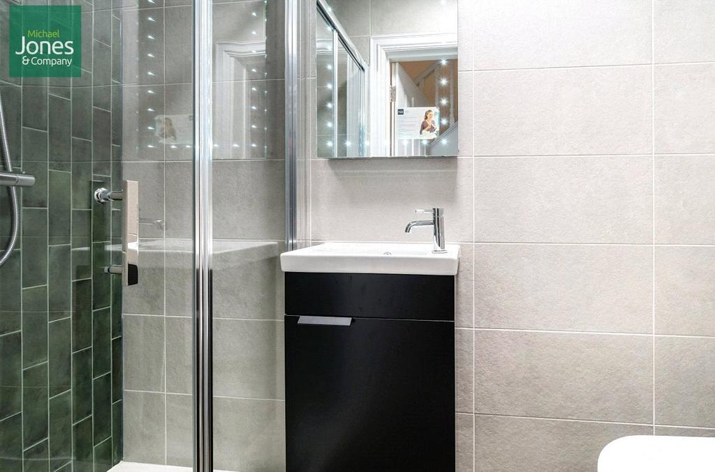 Comm.  Shower Room