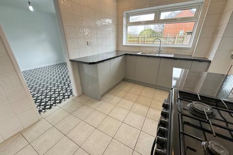 4 bedroom semi-detached house to rent, Green Hill Way, Shirley, Solihull, West Midlands, B90