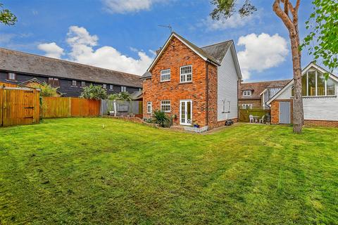 4 bedroom detached house for sale, Chapman Fields, Cliffsend, Ramsgate, Kent