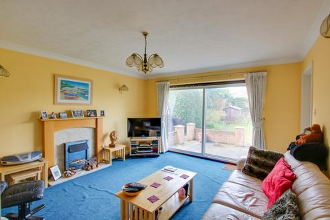4 bedroom link detached house for sale, WALTHAM CHASE - NO CHAIN