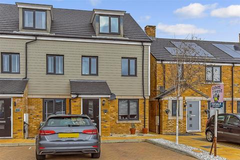 3 bedroom end of terrace house for sale, Kenney Drive, Wick, Littlehampton, West Sussex