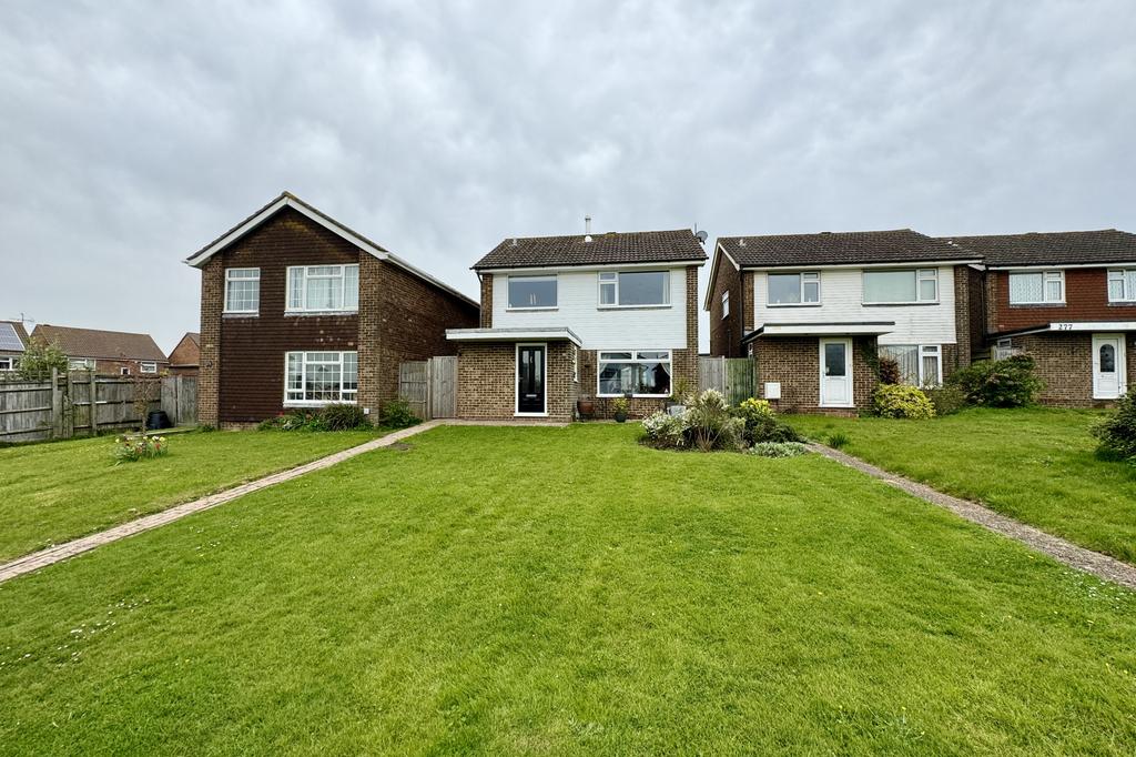 Seven Sisters Road, Eastbourne, East Sussex, BN22 3 bed detached house