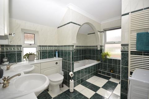24 Quested Road, Folkestone, CT19 4BY