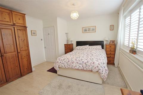 11 Connaught Crescent, Brookwood, Woking, GU24 0AN