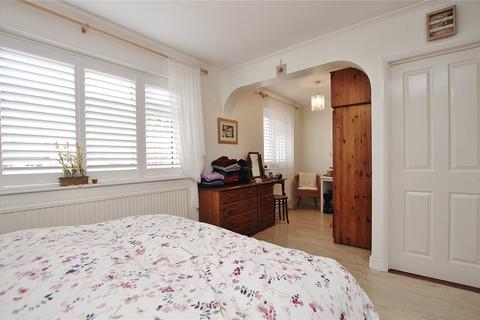 11 Connaught Crescent, Brookwood, Woking, GU24 0AN