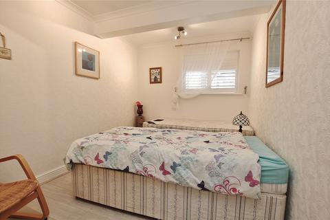 11 Connaught Crescent, Brookwood, Woking, GU24 0AN