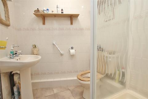 11 Connaught Crescent, Brookwood, Woking, GU24 0AN