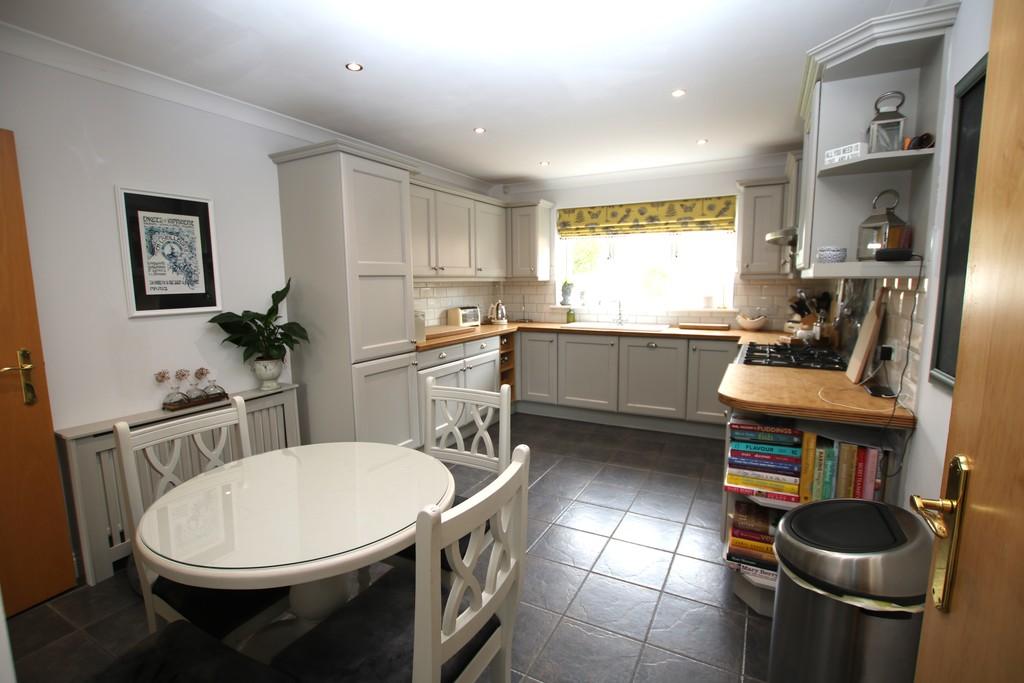62woodlandsparkdriveg