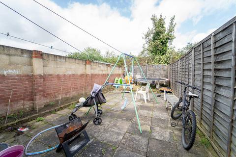 3 bedroom terraced house for sale, Queens Road, Southall