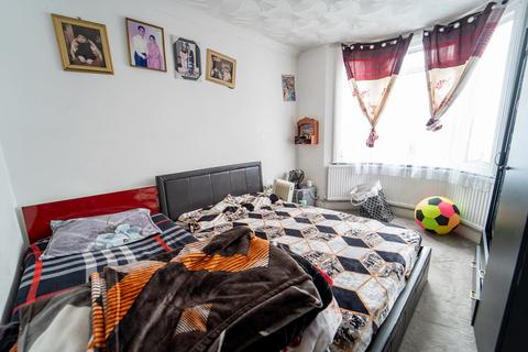 3 bedroom terraced house for sale, Queens Road, Southall