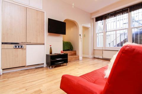 Studio to rent, 43 Clanricarde Gardens, London W2