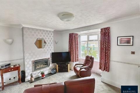 3 bedroom terraced house for sale, Kirkgate, Hanging Heaton, Batley