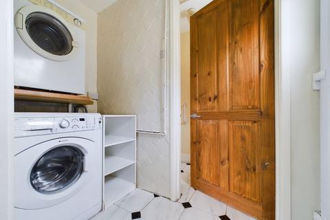 6 Brooklands Road, Albrighton, Wolverhampton, WV7 3DW