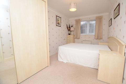 2 bedroom detached bungalow for sale, 6 Oaklands, Woodhall Spa
