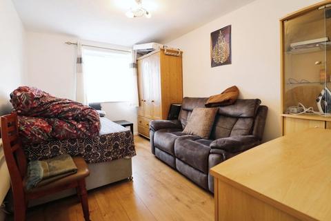 3b Randall Close, Slough, SL3 8RJ