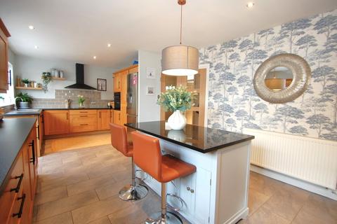 16 Vine Road, Tiptree, Colchester, CO5 0LN