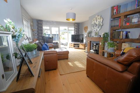 16 Vine Road, Tiptree, Colchester, CO5 0LN